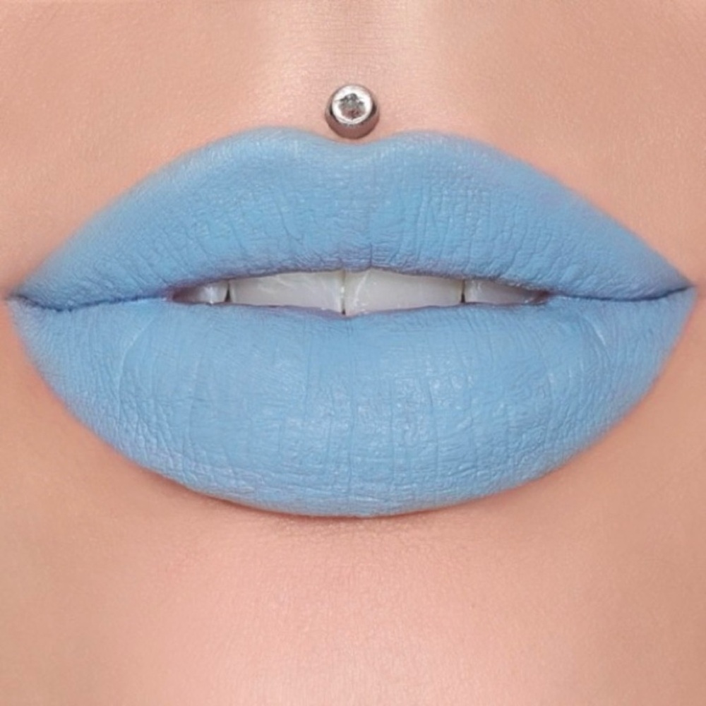 JAWBREAKER New in Box‎ Jeffree Star Velvet Trap Lipstick Baby Blue Halloween